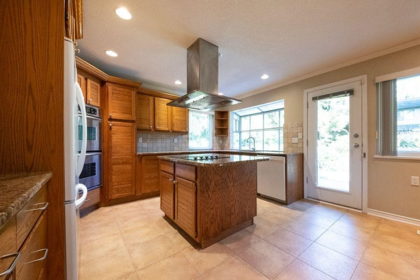 Walk-In Closet Photo of 1639 133a Street, Surrey, BC