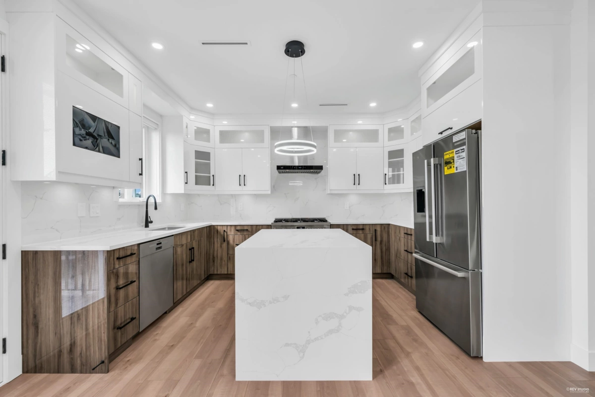 Family Room Photo of 2 3344 Adanac Street, Vancouver, BC