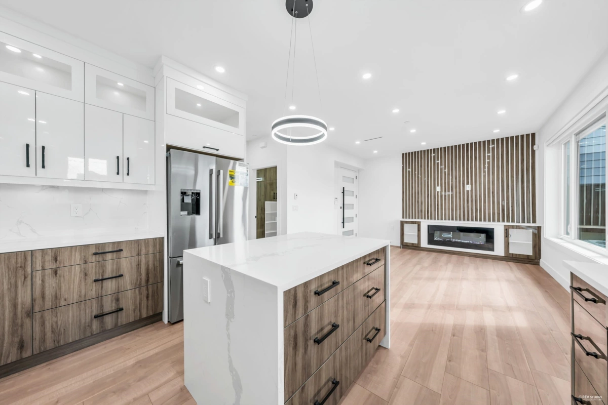 Kitchen Photo of 2 3344 Adanac Street, Vancouver, BC