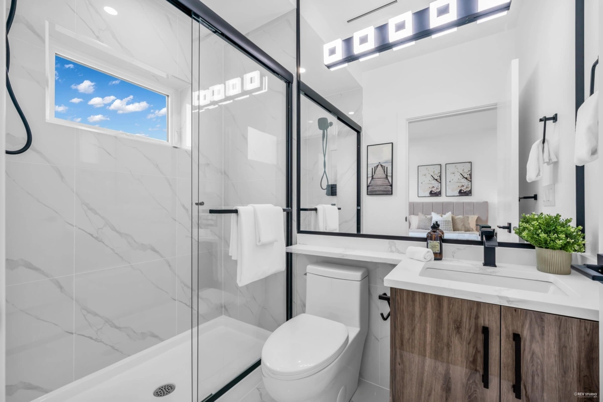 Loft / Bonus Room Photo of 2 3344 Adanac Street, Vancouver, BC