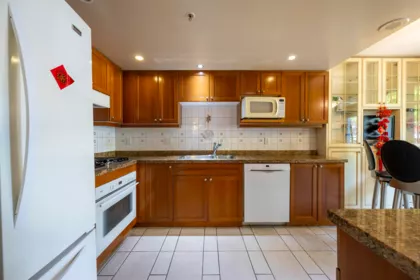 Primary Bathroom Photo of 205 638 W 45th Avenue, Vancouver, BC