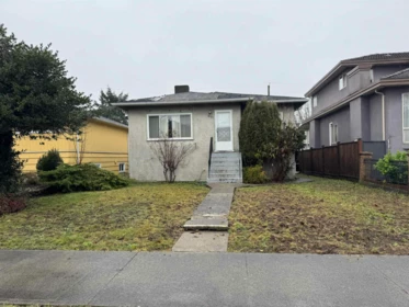 2121 E 48th Avenue, Vancouver, BC, Vancouver — Single Family Residence for sale