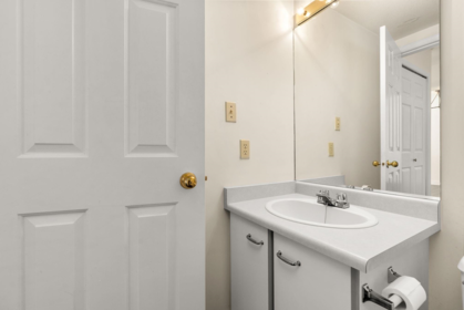 Kitchen Photo of 5 4890 48 Avenue, Ladner, BC