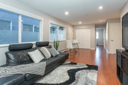 Entry Foyer Photo of 1278 E 13th Avenue, Vancouver, BC