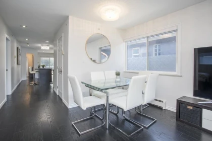 Kitchen Island Photo of 1278 E 13th Avenue, Vancouver, BC