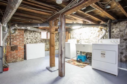 Laundry Room Photo of 403 Ninth Street, New Westminster, BC