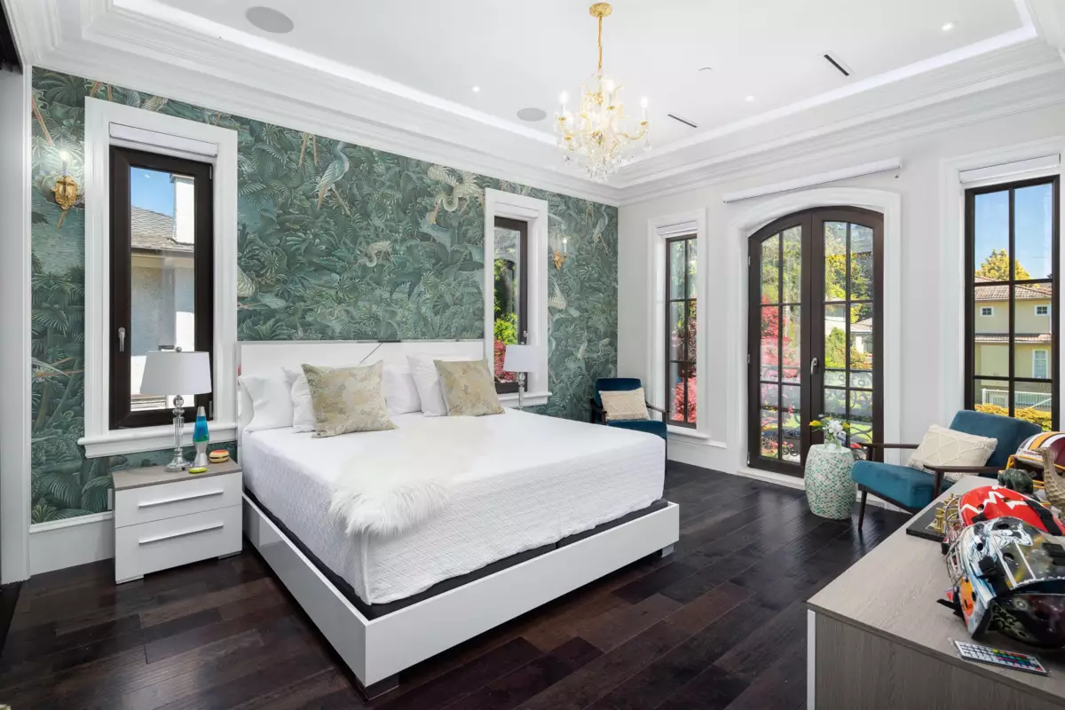 Entry Foyer Photo of 8483 Wiltshire Street, Vancouver, BC