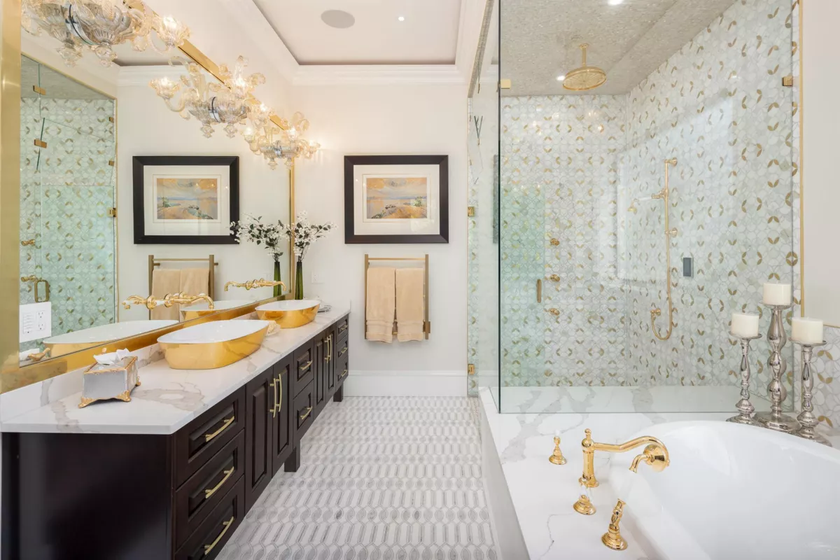 Guest Bathroom Photo of 8483 Wiltshire Street, Vancouver, BC