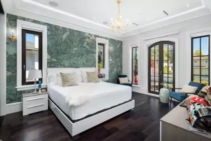 Entry Foyer Photo of 8483 Wiltshire Street, Vancouver, BC