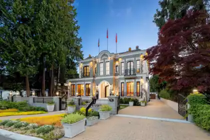 8483 Wiltshire Street, Vancouver, BC, Vancouver — 9 bed single family residence for sale