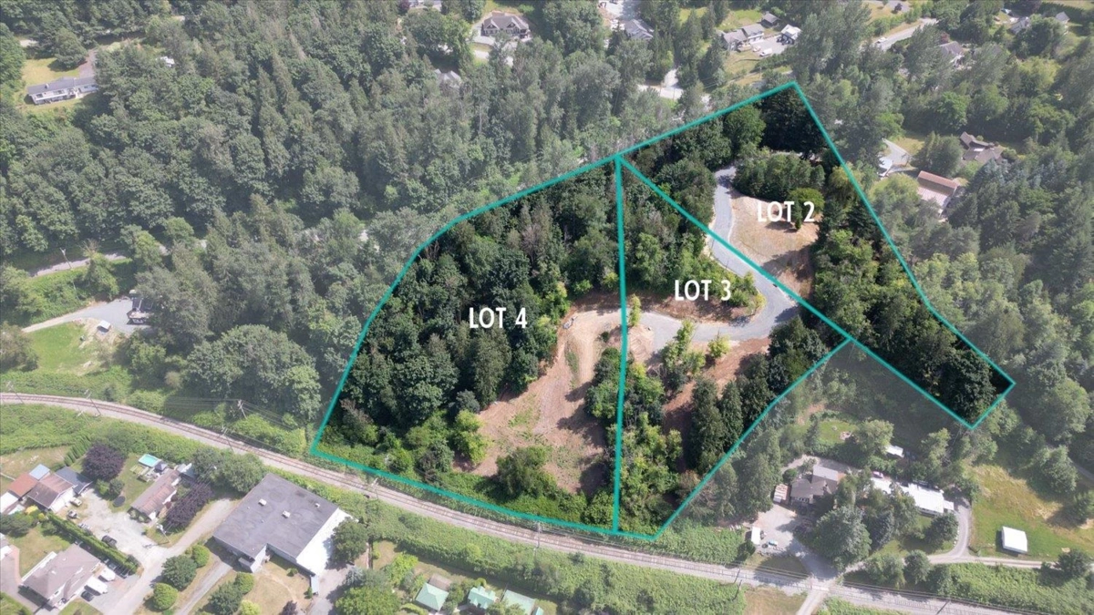 Living Room Photo of 42215 Majuba Hill Road, Chilliwack, BC