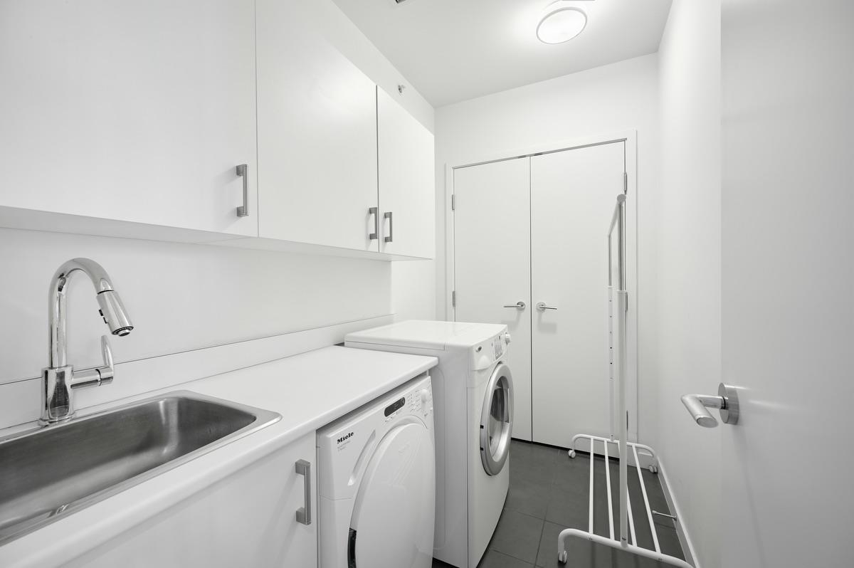 Entry Foyer Photo of 103 5151 Brighouse Way, Richmond, BC