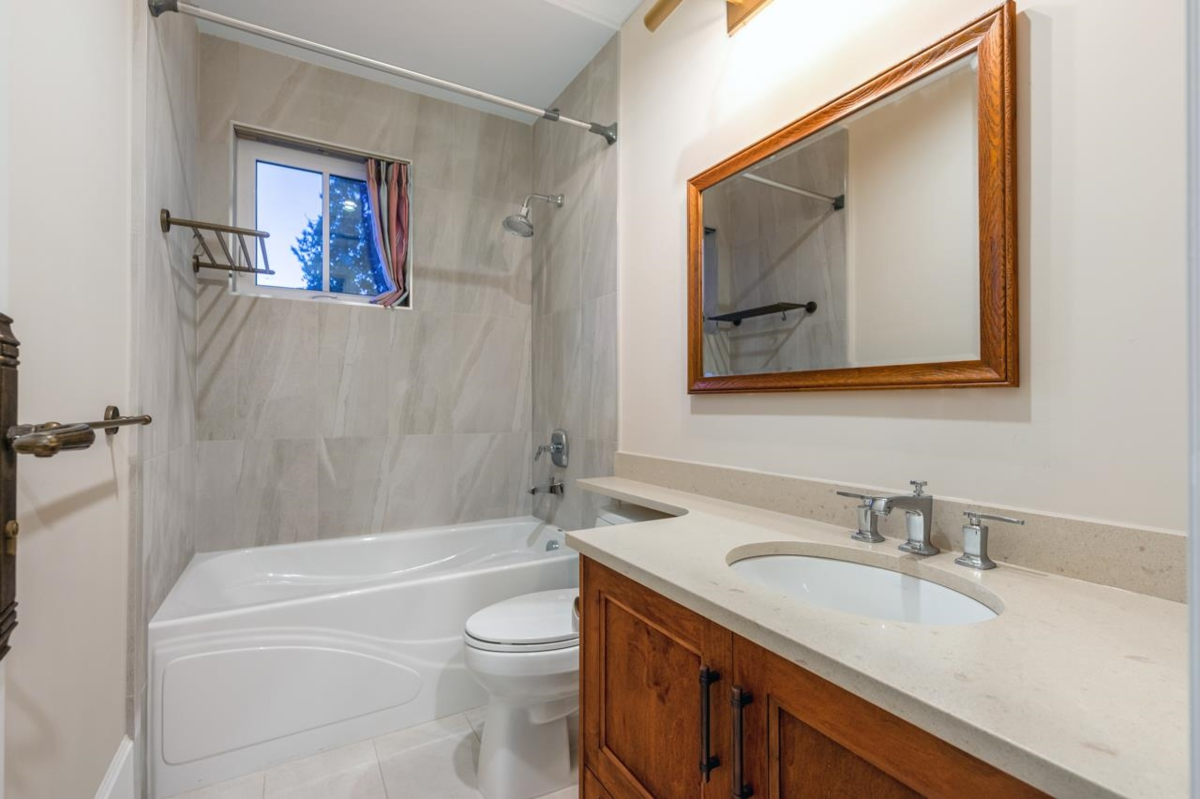 Front Yard Photo of 2923 Woodcrest Place, Surrey, BC