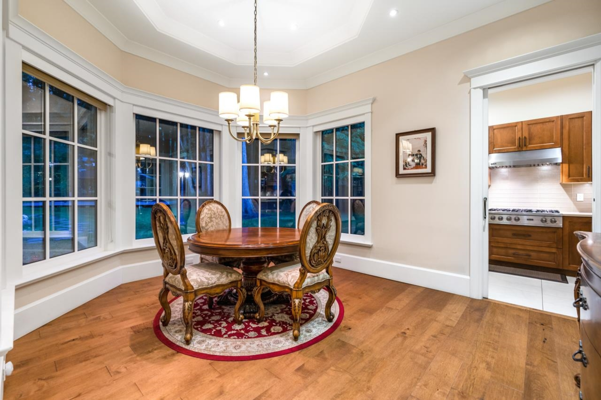 Kitchen Island Photo of 2923 Woodcrest Place, Surrey, BC