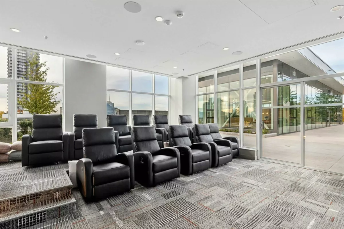 Hallway Photo of 1605 13675 107a Avenue, Surrey, BC