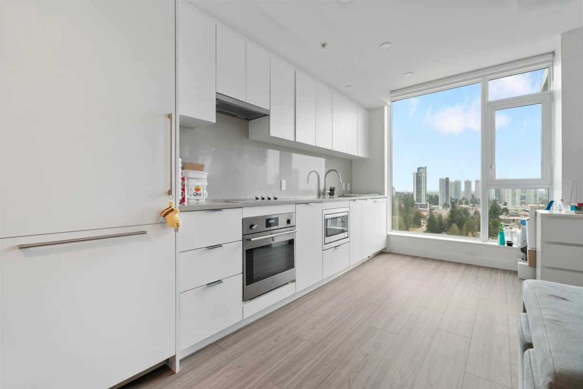 Living Room Photo of 1605 13675 107a Avenue, Surrey, BC