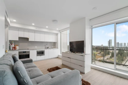 Kitchen Photo of 1605 13675 107a Avenue, Surrey, BC