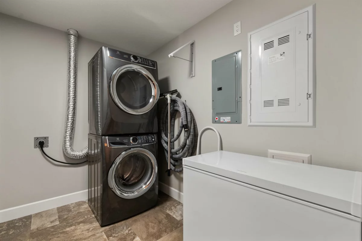 Primary Bathroom Photo of 108 45754 Keith Wilson Road, Chilliwack, BC