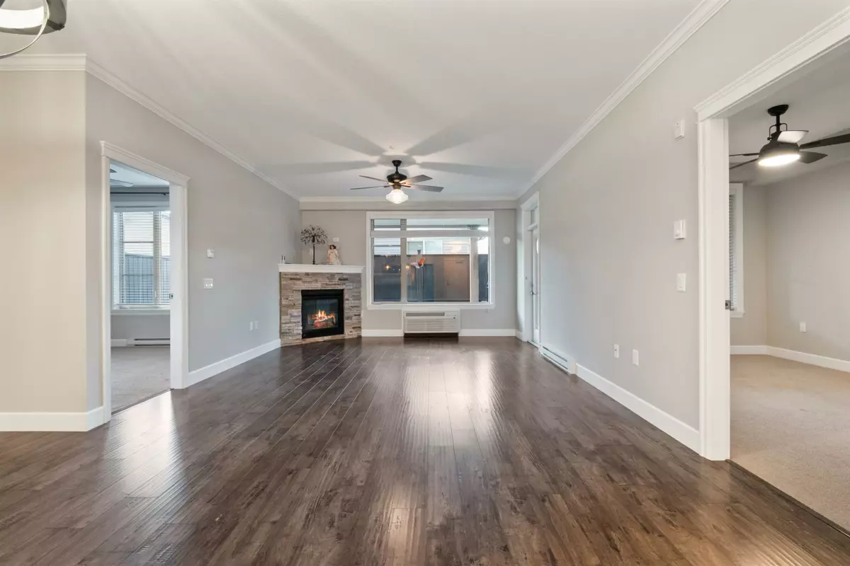 Walk-In Closet Photo of 108 45754 Keith Wilson Road, Chilliwack, BC