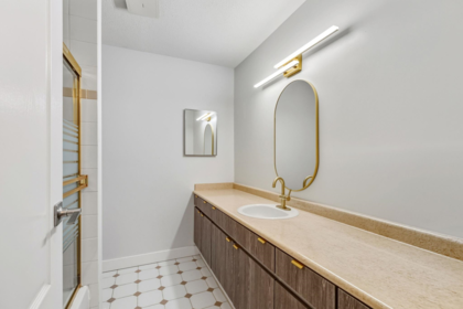 Hallway Photo of 204 15176 Buena Vista Avenue, White Rock, BC