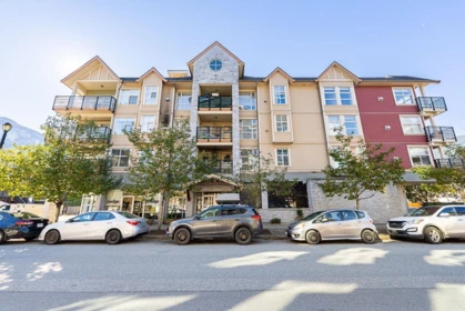 402 1310 Victoria Street, Squamish, BC, Squamish — Apartment/Condo for sale