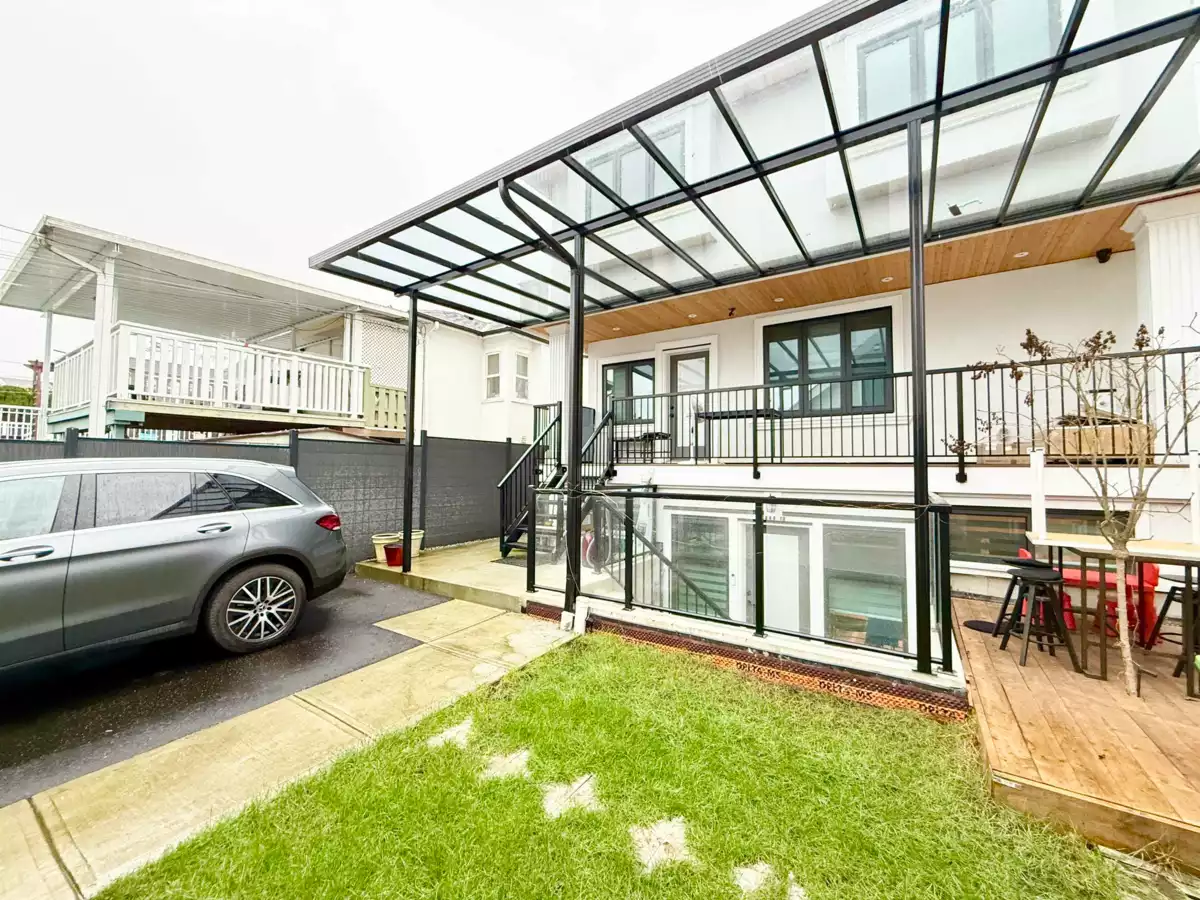 Backyard Photo of 2931 E 28th Avenue, Vancouver, BC