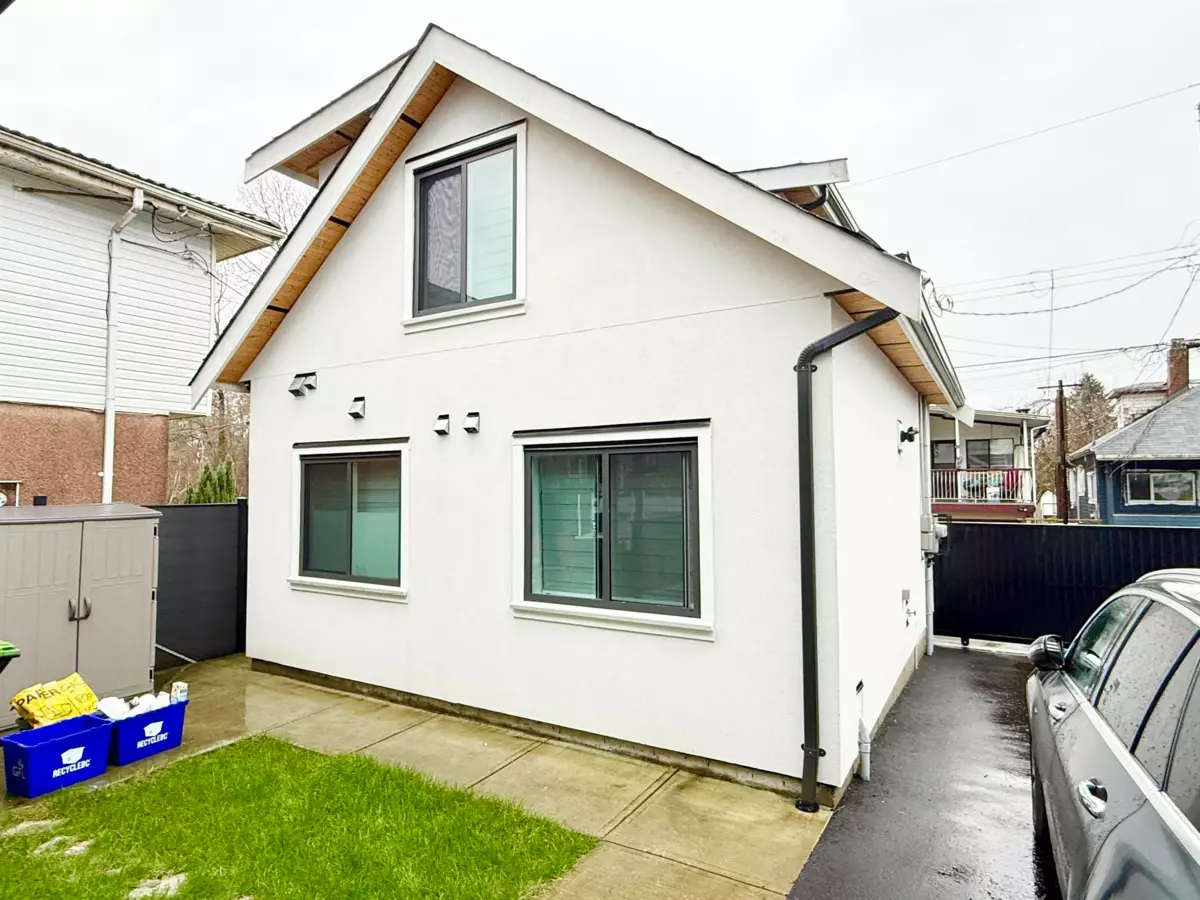 Garden / Landscaping Photo of 2931 E 28th Avenue, Vancouver, BC