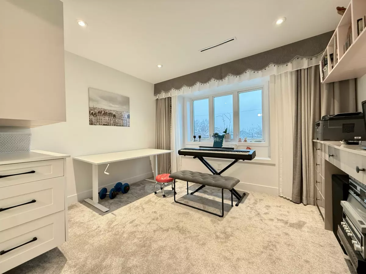 Powder Room Photo of 2931 E 28th Avenue, Vancouver, BC