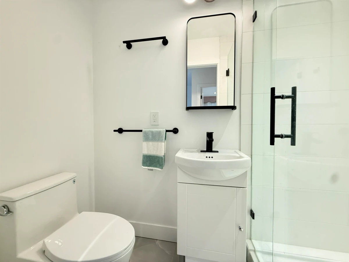 Primary Bedroom Photo of 2931 E 28th Avenue, Vancouver, BC