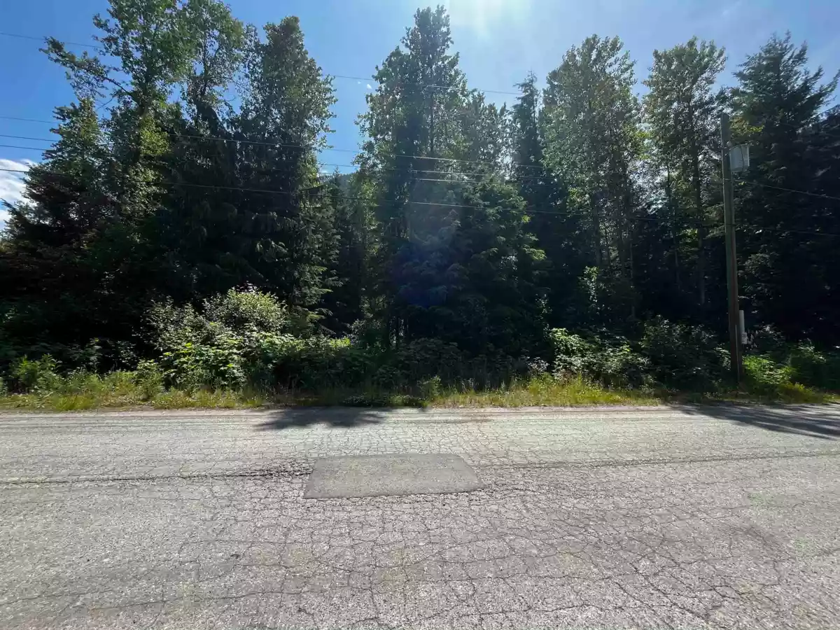 Living Room Photo of 70911 Old Hope Princeton Highway, Sunshine Valley, BC