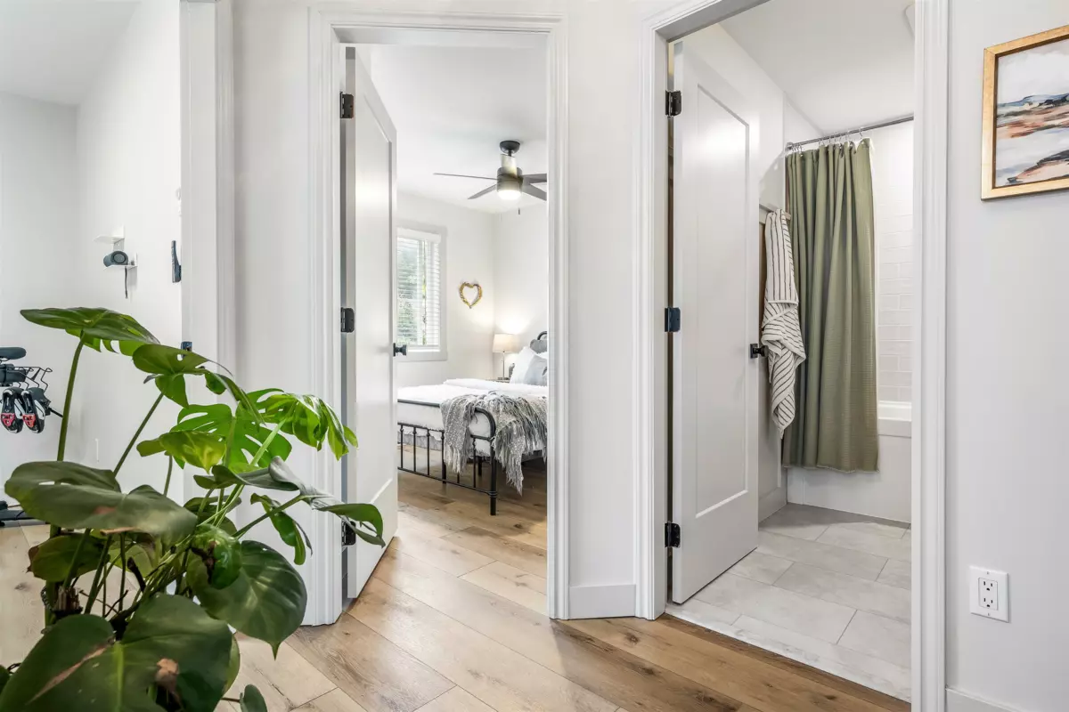 Entry Foyer Photo of 46460 Ashby Drive, Chilliwack, BC