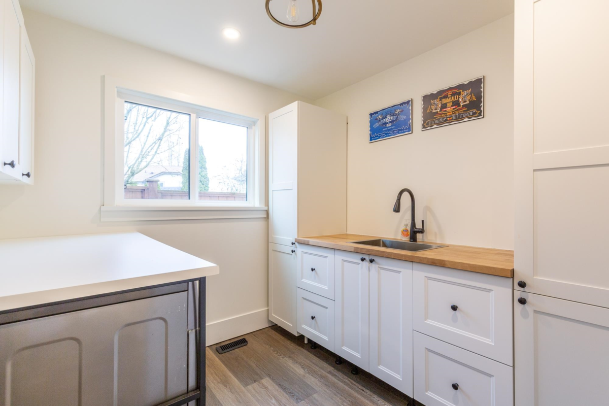 Garage Interior Photo of 22171 46a Avenue, Langley, BC