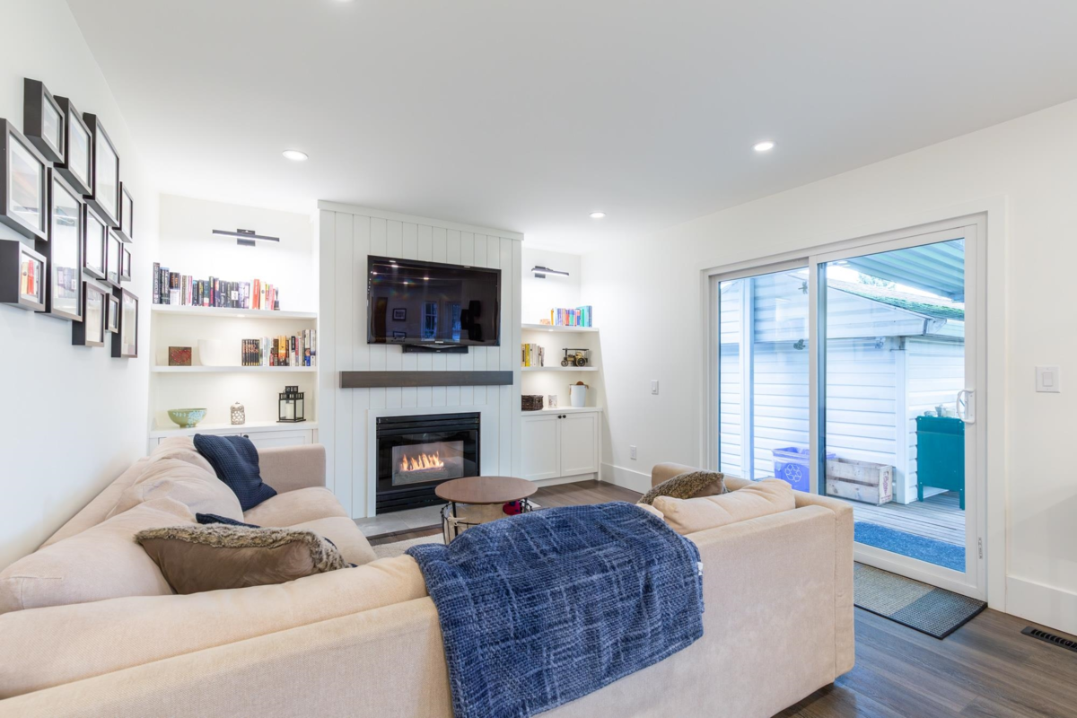 Laundry Room Photo of 22171 46a Avenue, Langley, BC