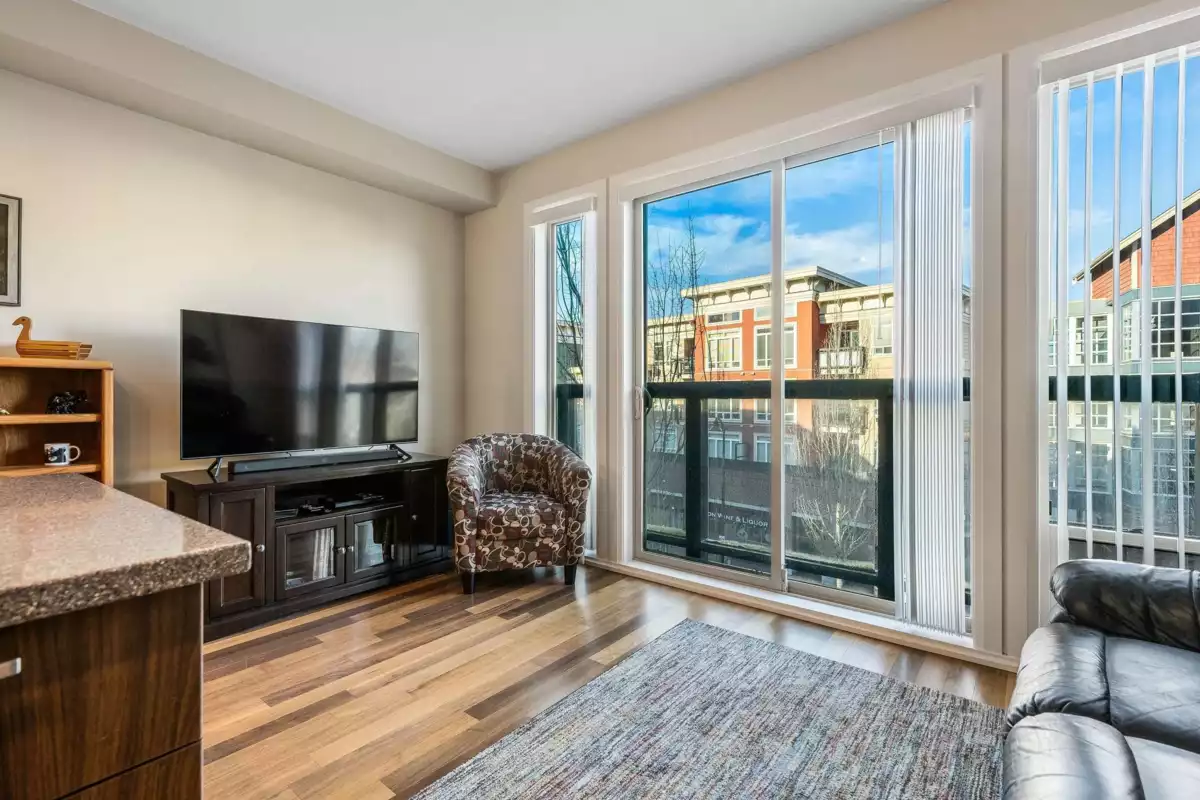 Primary Bathroom Photo of 312 45530 Market Way, Chilliwack, BC