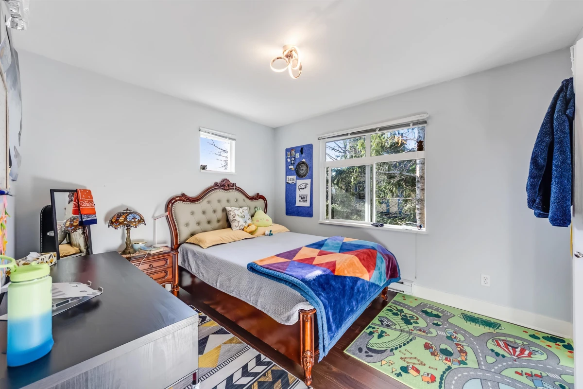Hallway Photo of 888 W 58th Avenue, Vancouver, BC
