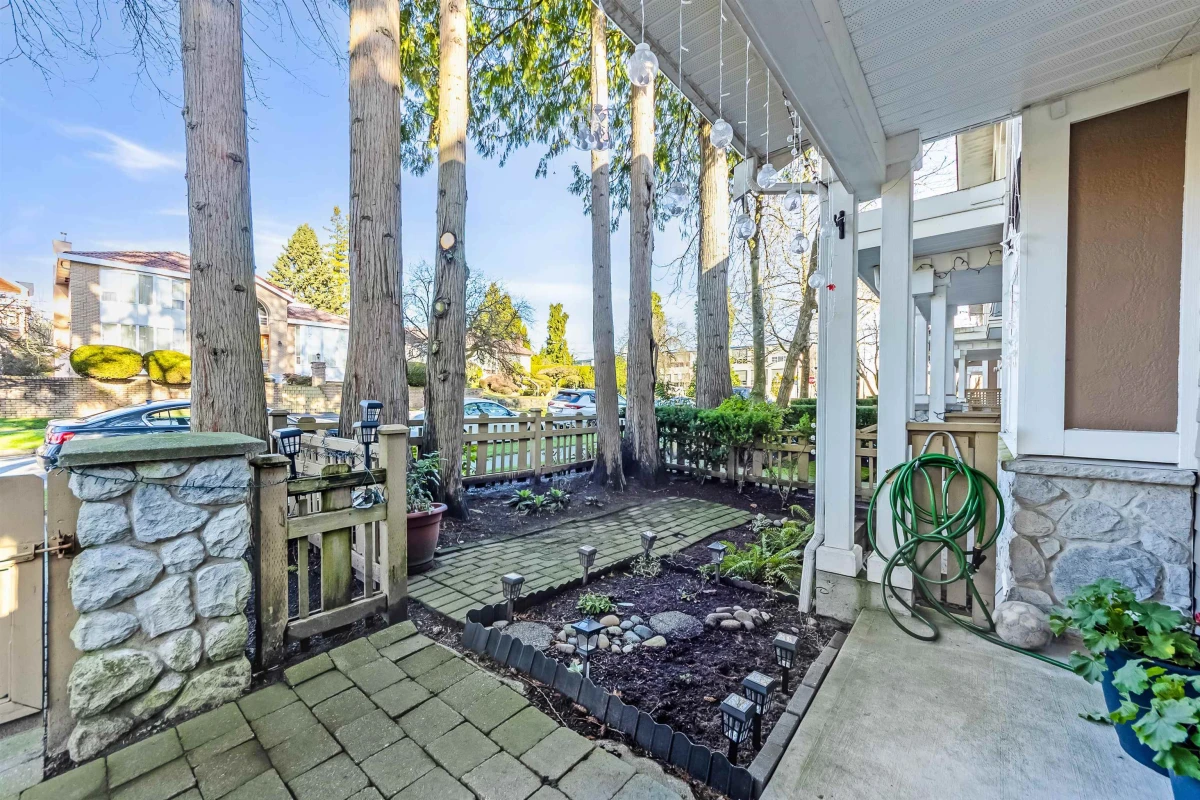 Outdoor Deck Photo of 888 W 58th Avenue, Vancouver, BC