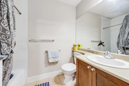 Guest Bathroom Photo of 888 W 58th Avenue, Vancouver, BC