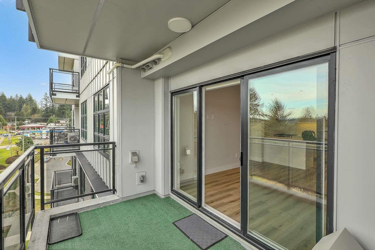 Garage Interior Photo of 505 6285 King George Boulevard, Surrey, BC