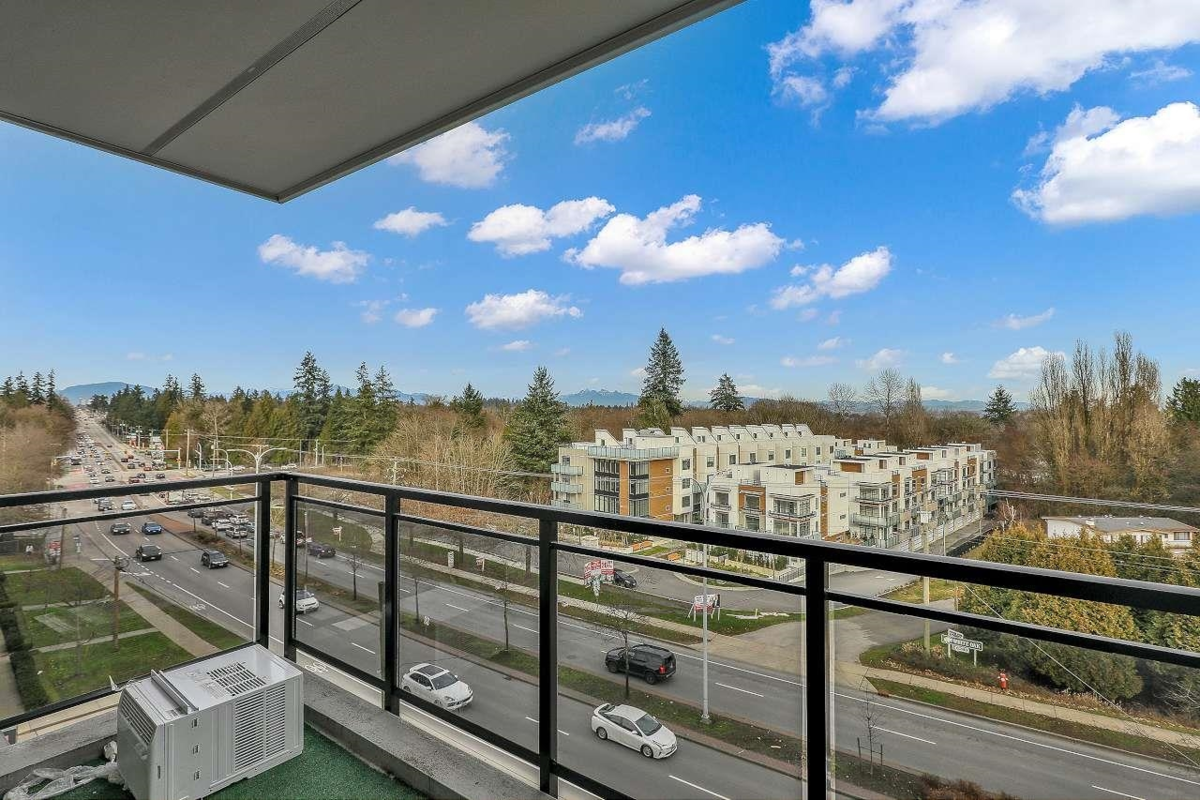 Hallway Photo of 505 6285 King George Boulevard, Surrey, BC