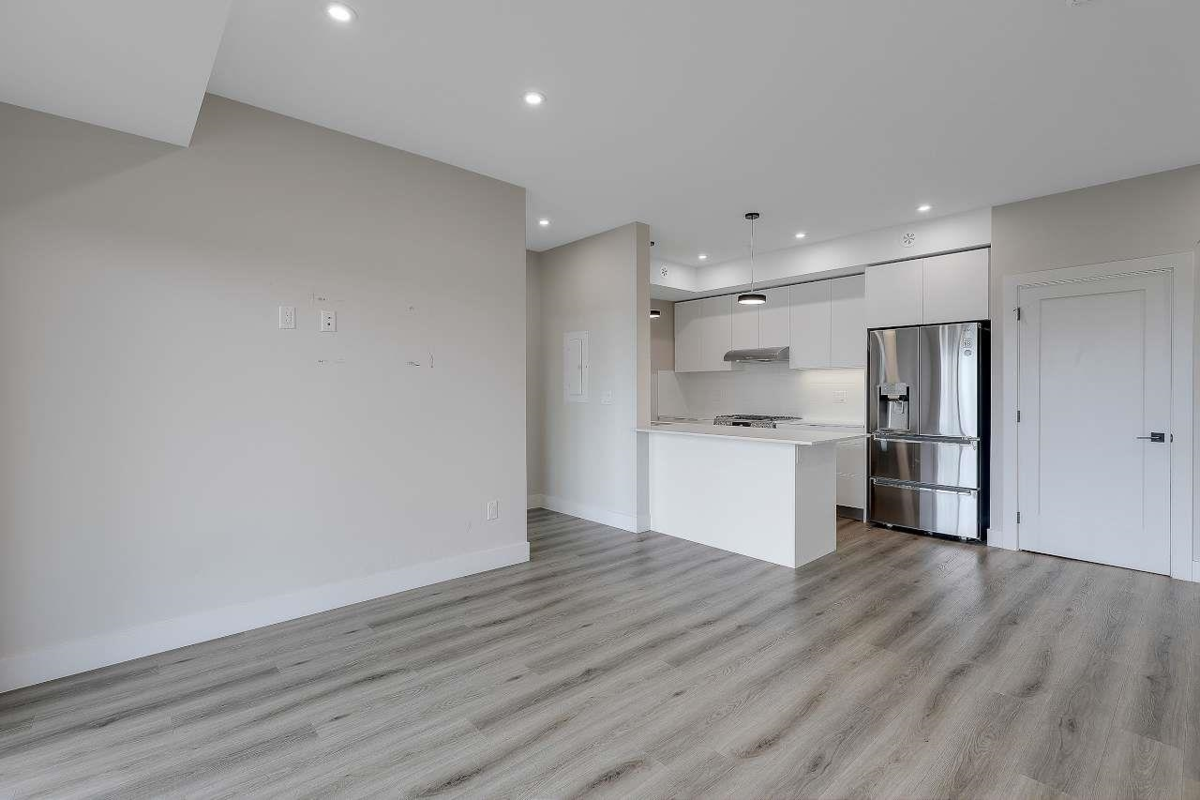 Kitchen Island Photo of 505 6285 King George Boulevard, Surrey, BC