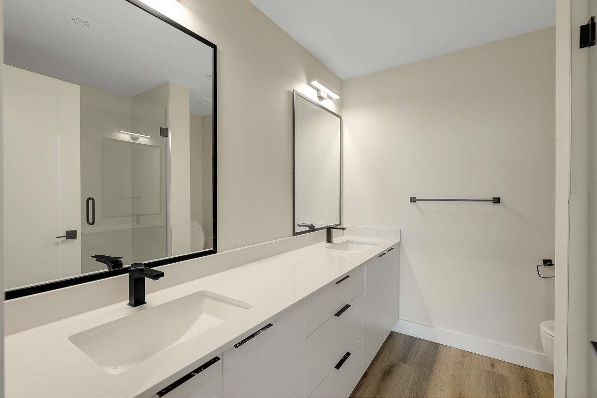 Mudroom Photo of 505 6285 King George Boulevard, Surrey, BC