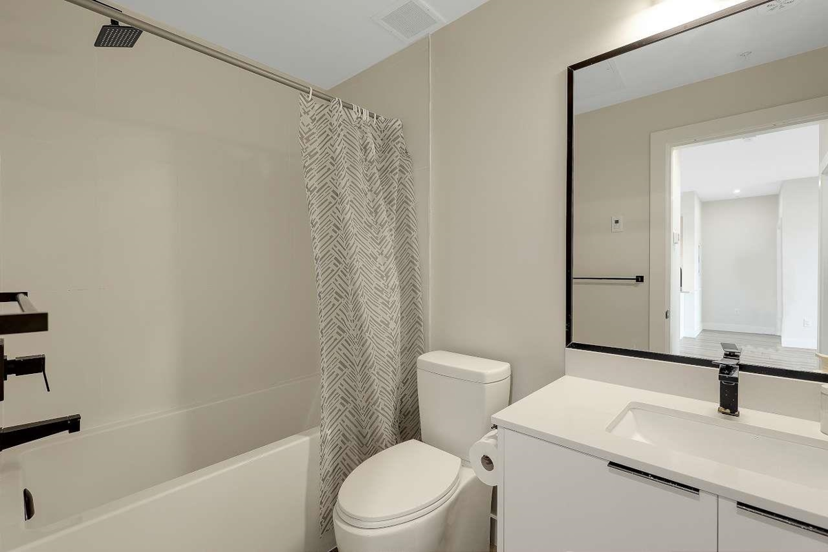 Office / Den Photo of 505 6285 King George Boulevard, Surrey, BC