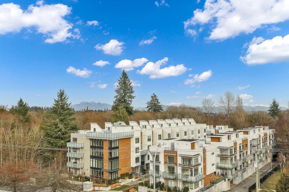 Outdoor Deck Photo of 505 6285 King George Boulevard, Surrey, BC