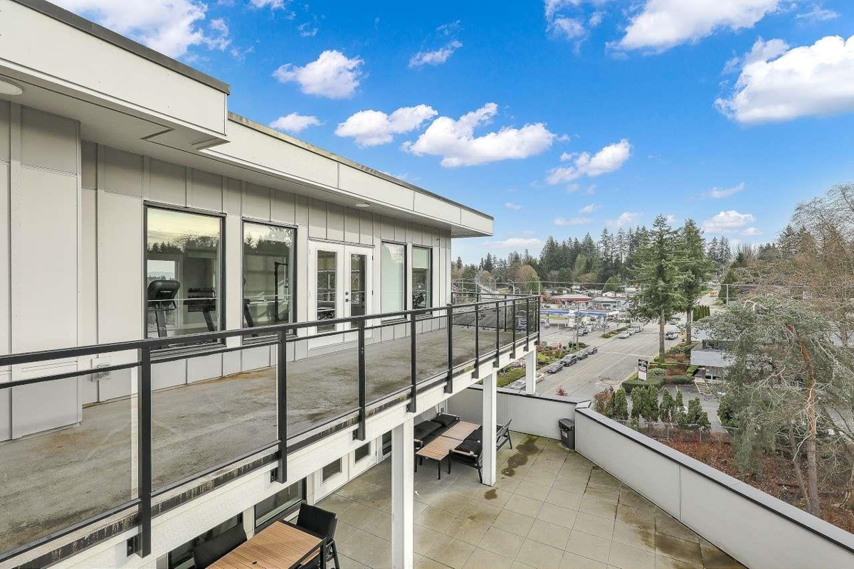 Swimming Pool Photo of 505 6285 King George Boulevard, Surrey, BC