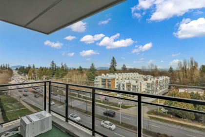 Hallway Photo of 505 6285 King George Boulevard, Surrey, BC