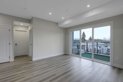 Kitchen Photo of 505 6285 King George Boulevard, Surrey, BC