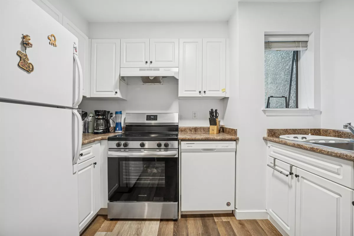 Breakfast Nook Photo of 108 1200 Pacific Street, Coquitlam, BC