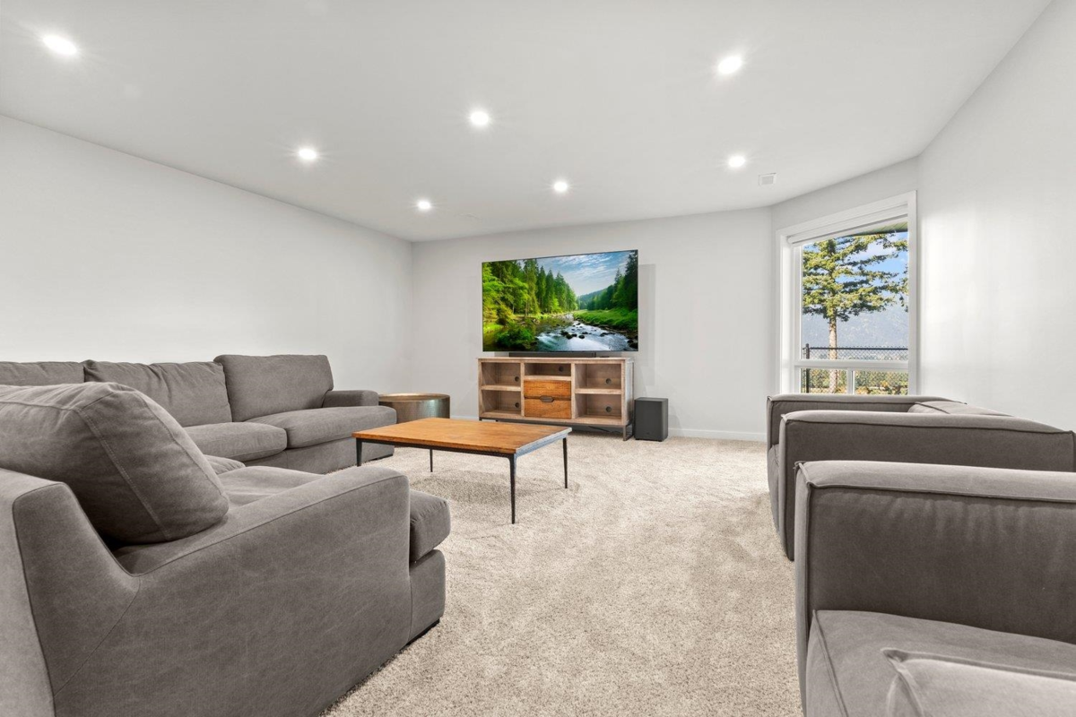 Backyard Photo of 41965 Nikada Drive, Yarrow, BC