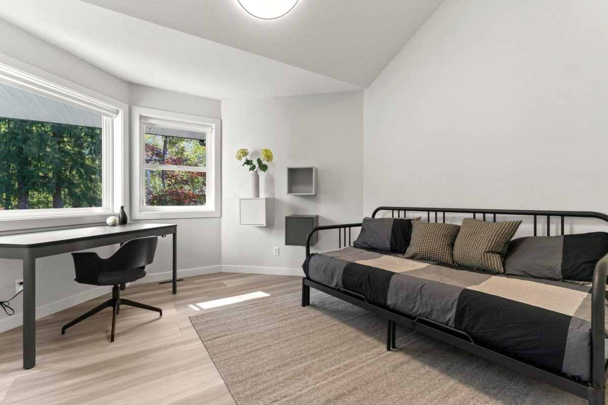 Hallway Photo of 41965 Nikada Drive, Yarrow, BC