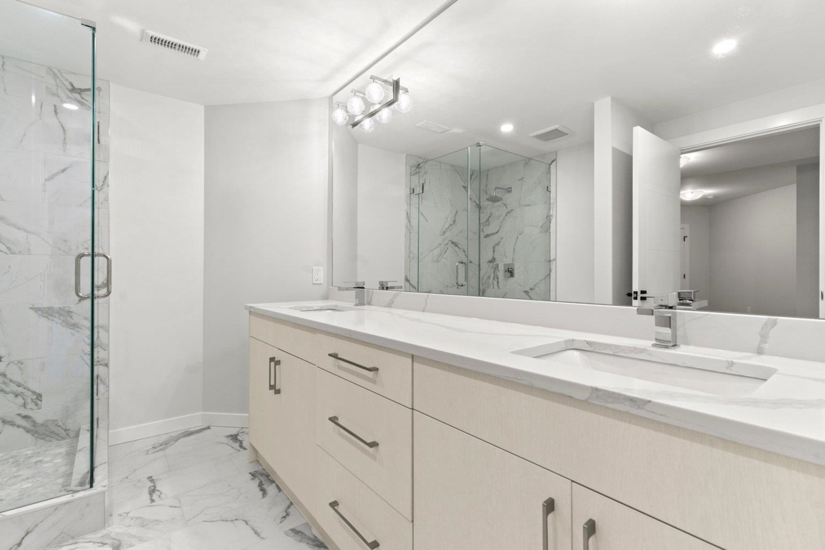 Outdoor Deck Photo of 41965 Nikada Drive, Yarrow, BC